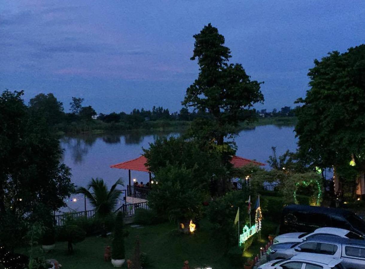 Maeping Mango Riverside Resort 甘烹碧 外观 照片